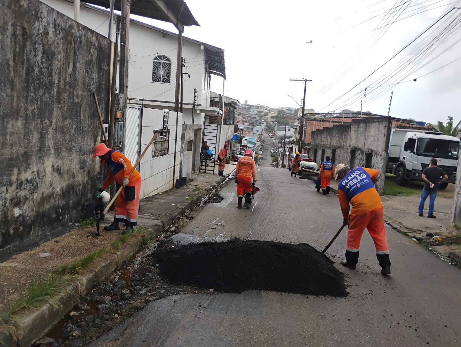 Prefeitura-de-Manaus-recupera-trechos-desgastados-da-rua-Z-e-reforca-manutencao-da-malha-viaria-no-bairro-Nova-Esperanca-2